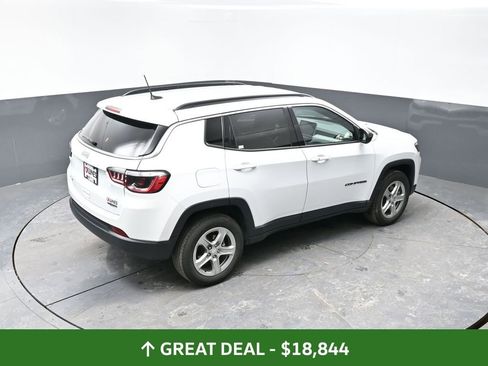 Used 2024 Jeep Compass Latitude image 43