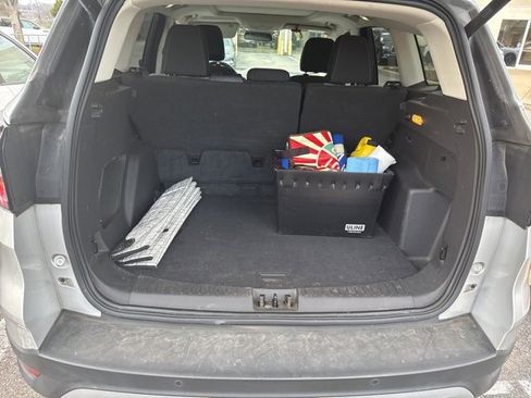 Used 2017 Ford Escape SE w/ Equipment Group 201A image 7