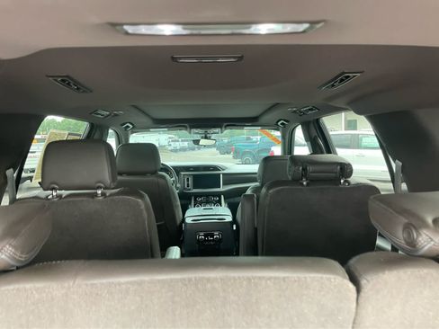 Used 2021 GMC Yukon Denali w/ Denali Premium Package AWD/4WD image 23