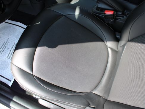 Used 2015 MINI Cooper 2-Door Hardtop image 17