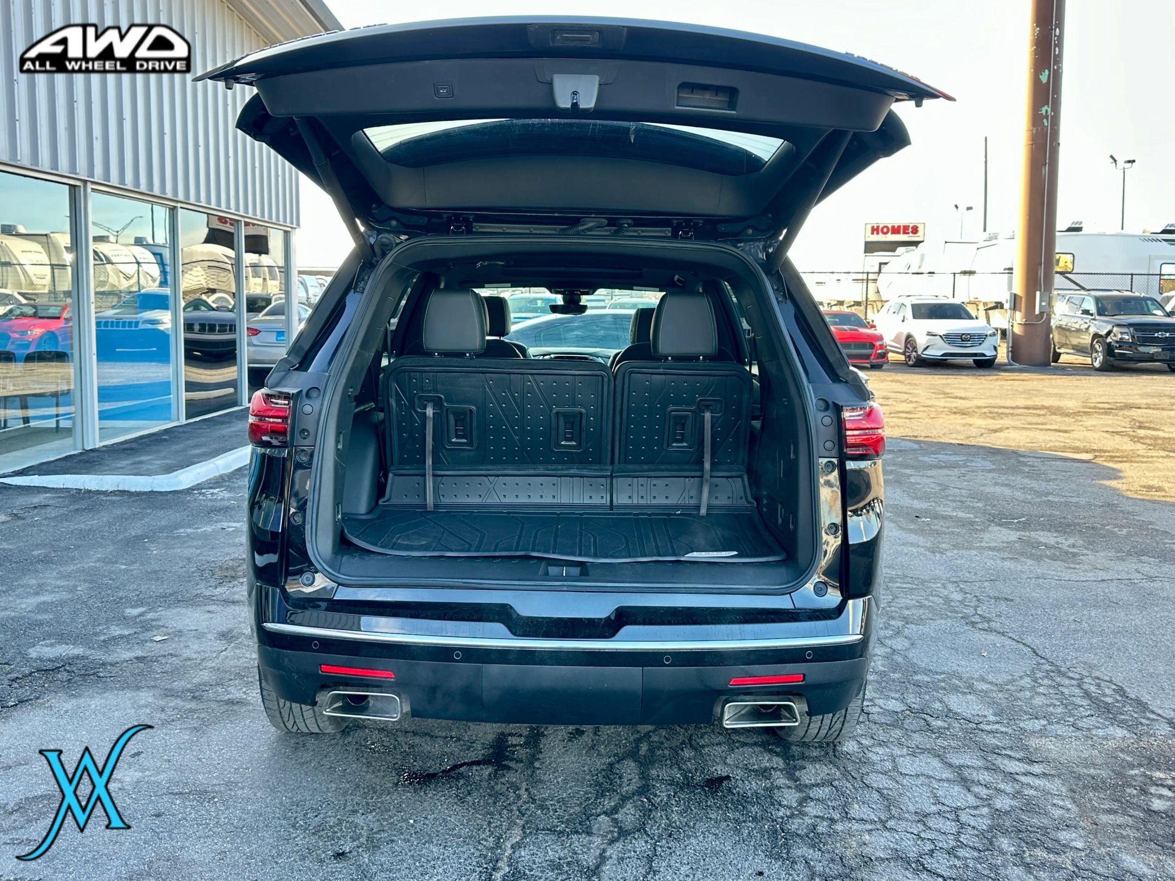 Used 2022 Chevrolet Traverse Premier w/ LPO, Floor Liner Package AWD/4WD image 40