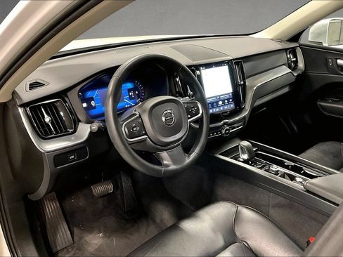 Certified 2023 Volvo XC60 B5 Core w/ Climate Package AWD/4WD image 17
