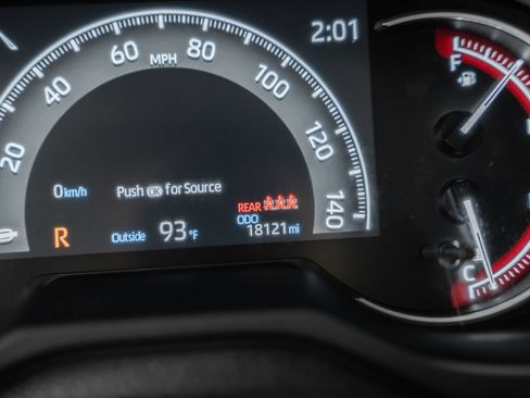 Used 2025 Toyota RAV4 LE AWD/4WD image 35