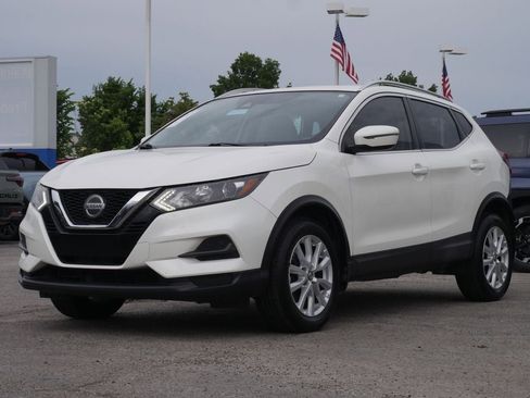 Used 2020 Nissan Rogue Sport SV FWD image 6