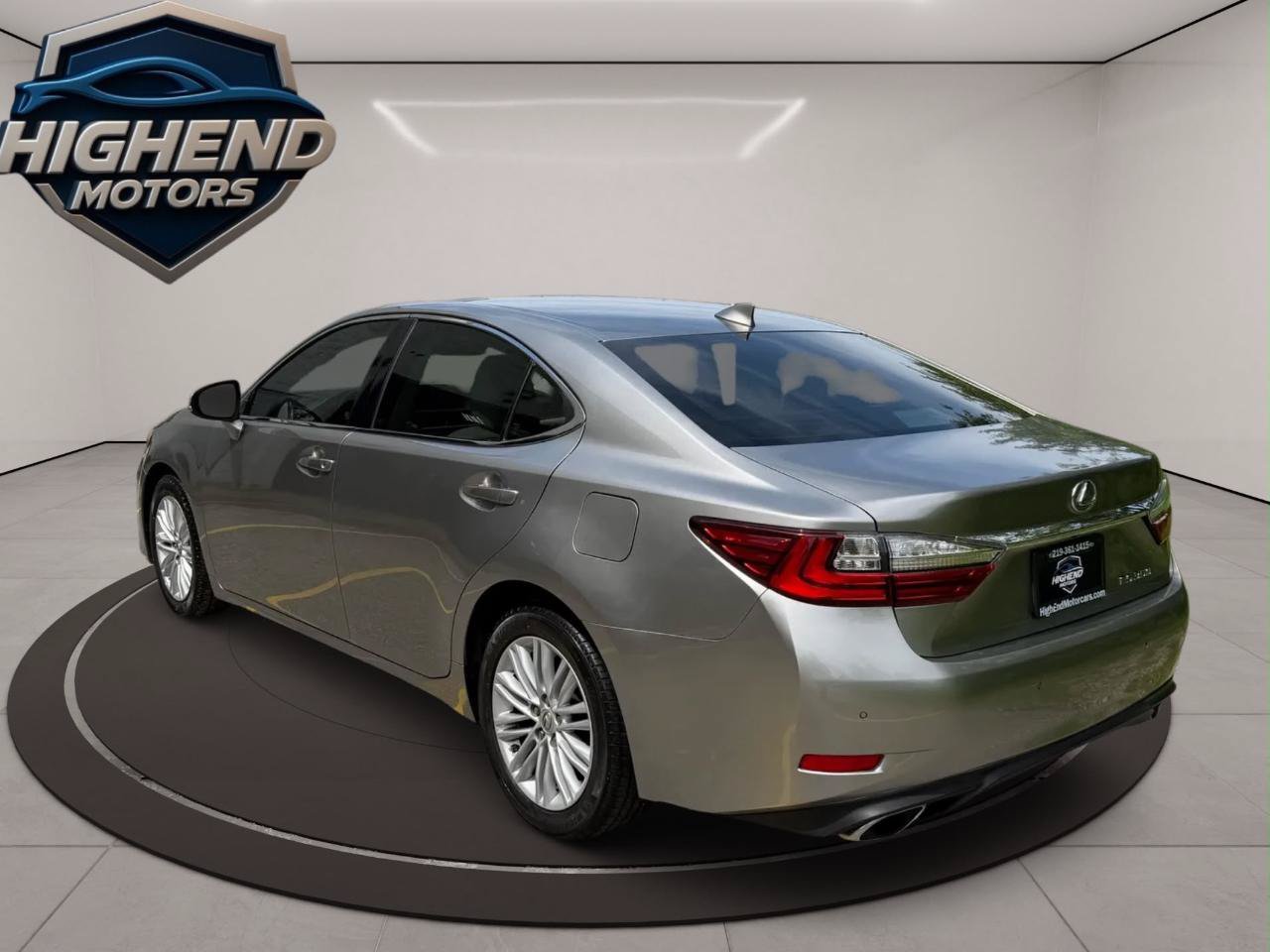 Used 2016 Lexus ES 350 w/ Premium Package w/Wood Trim FWD image 4