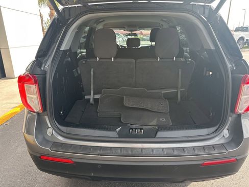 Used 2023 Ford Explorer XLT RWD image 12