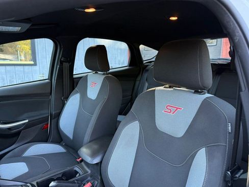 Used 2018 Ford Focus ST FWD image 11