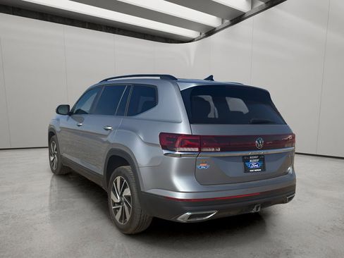 Used 2025 Volkswagen Atlas SE image 5