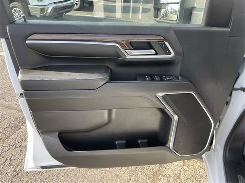 Used 2024 Chevrolet Silverado 3500 LT w/ Convenience Package image 3