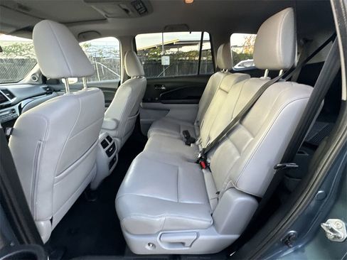 Used 2018 Honda Pilot Touring image 31