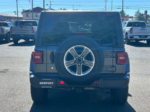 Used 2019 Jeep Wrangler Unlimited Sahara AWD/4WD image 6