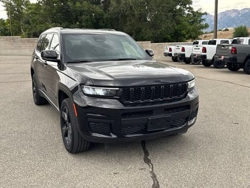 Used 2023 Jeep Grand Cherokee L Laredo AWD/4WD image 11