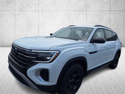 New 2025 Volkswagen Atlas Peak Edition SE