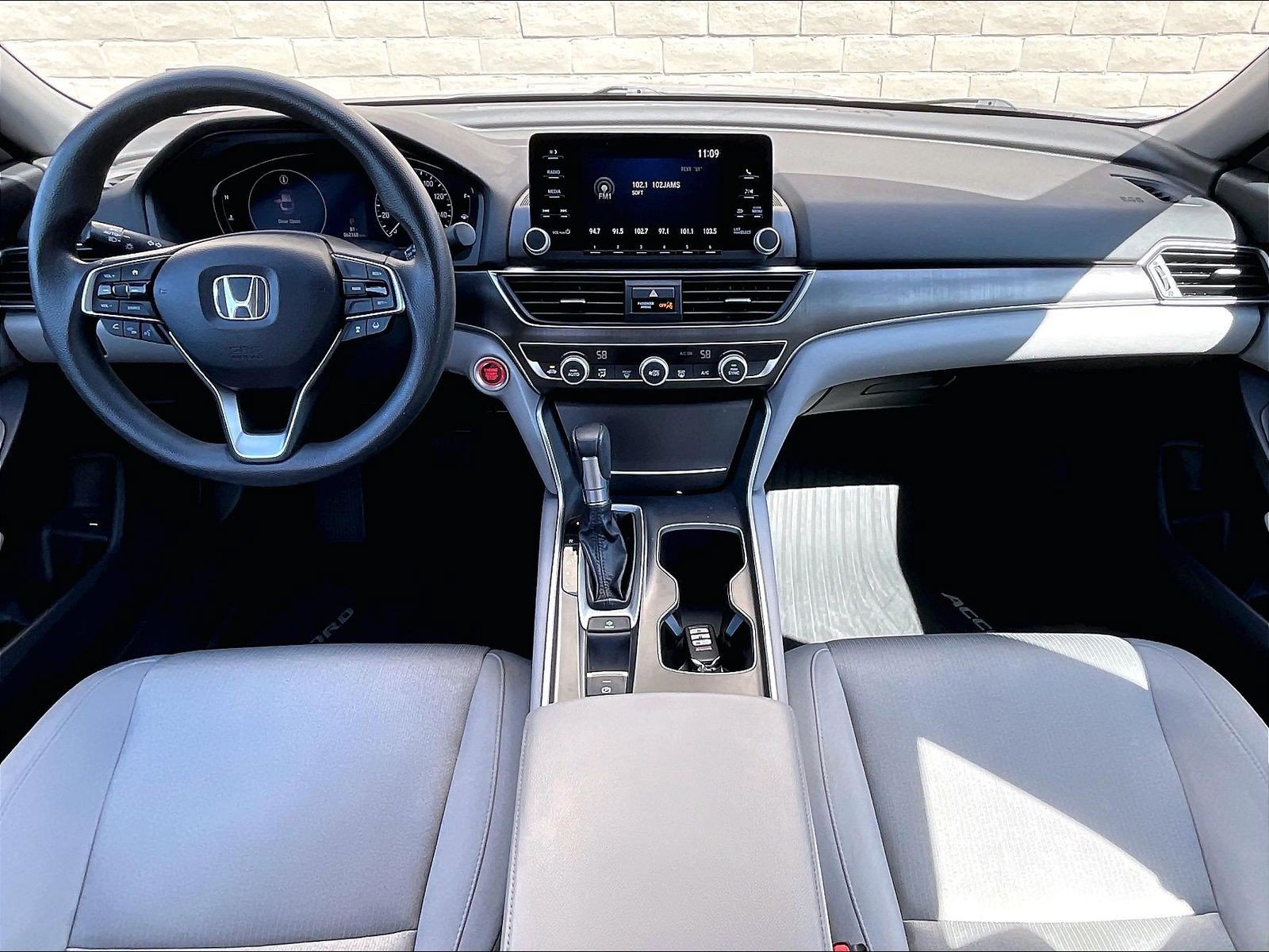 Used 2018 Honda Accord LX image 15
