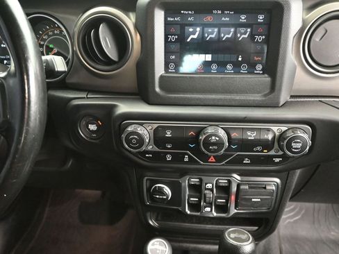 Used 2021 Jeep Wrangler Unlimited Sport AWD/4WD image 29