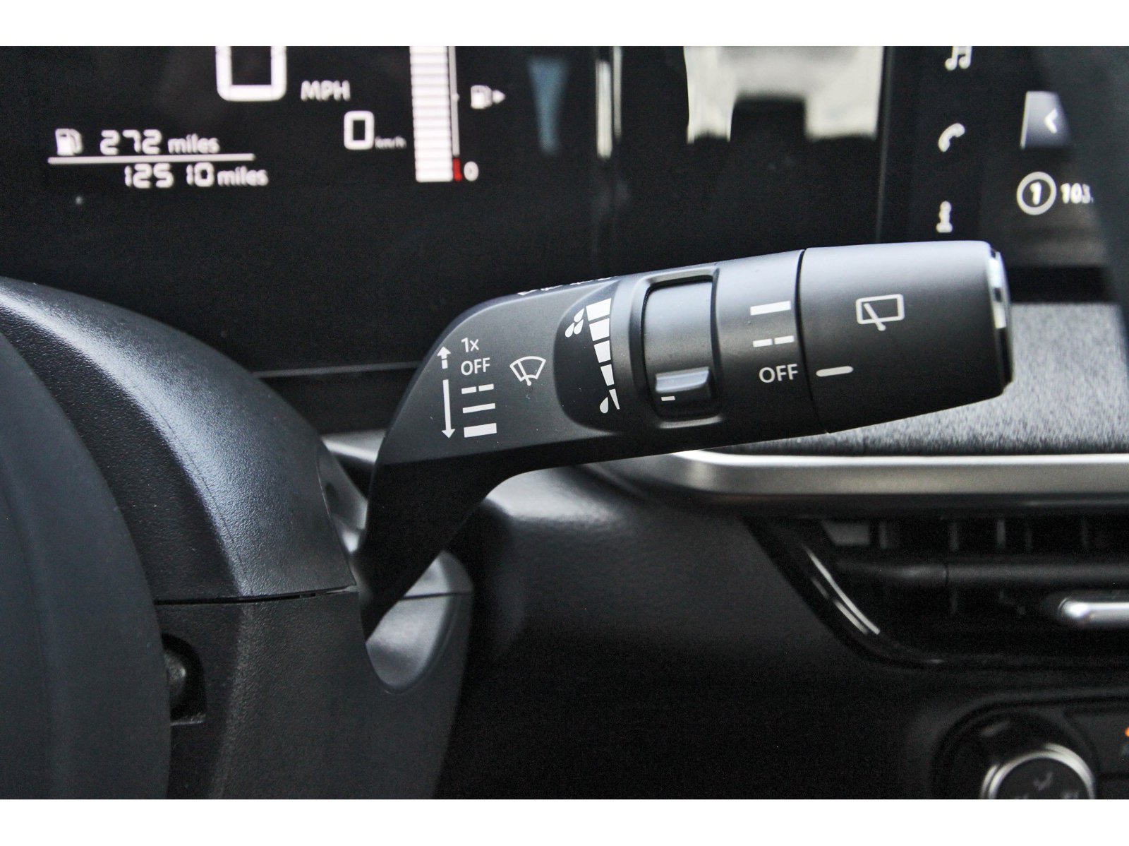 Certified 2025 Nissan Kicks SV FWD image 22