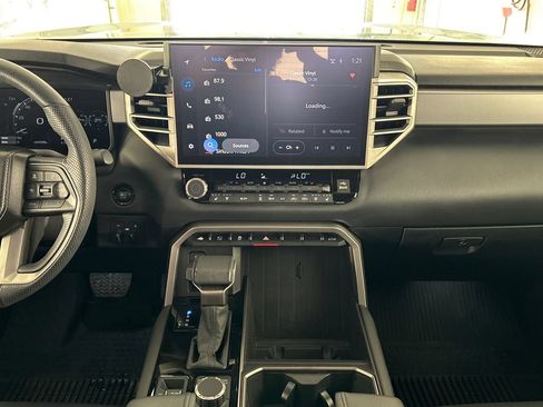 Used 2025 Toyota Tundra Limited AWD/4WD image 26