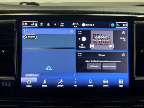 Used 2024 Chrysler Pacifica Limited FWD image 3
