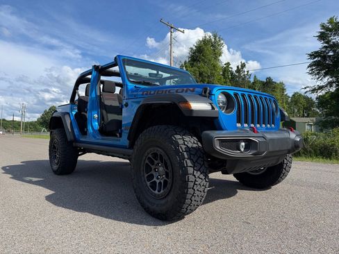 Used 2022 Jeep Wrangler Unlimited Rubicon w/ Xtreme Recon 35" Tire Package AWD/4WD image 8