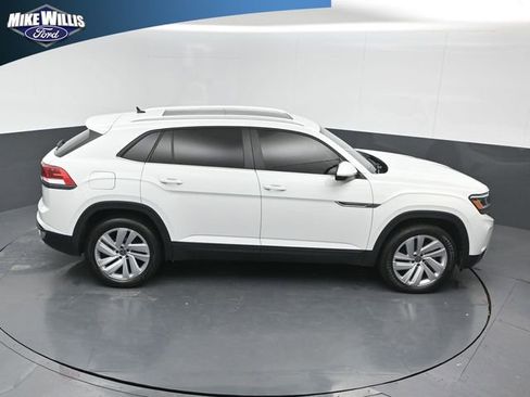 Used 2023 Volkswagen Atlas Cross Sport SE w/ Panoramic Sunroof Package image 16