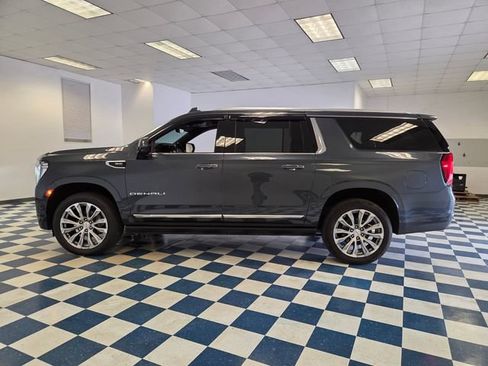 Used 2021 GMC Yukon XL Denali w/ Denali Premium Package AWD/4WD image 4