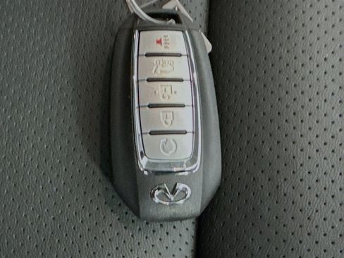 Certified 2025 INFINITI QX50 Luxe w/ Accent Package image 38