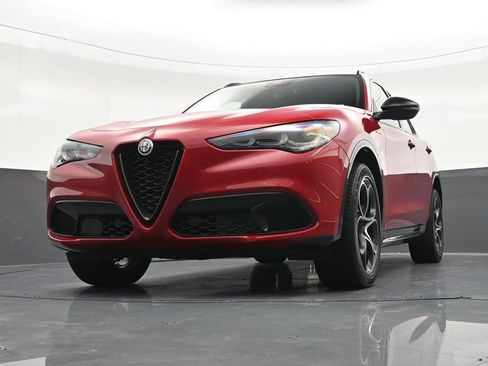 Used 2024 Alfa Romeo Stelvio Veloce AWD/4WD image 33