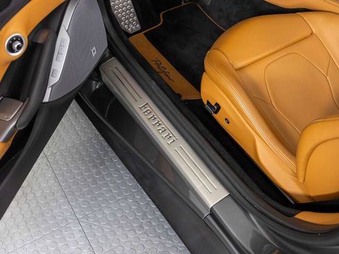 Used 2019 Ferrari Portofino image 39