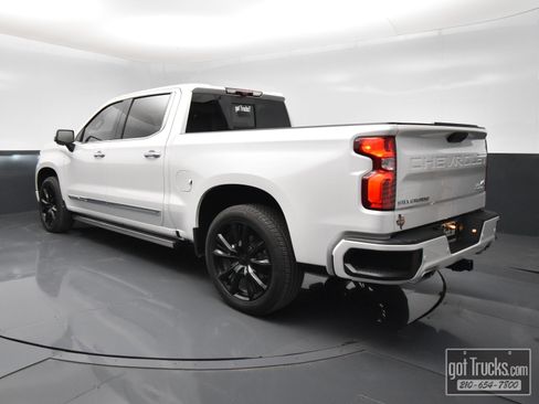 Used 2025 Chevrolet Silverado 1500 High Country image 5