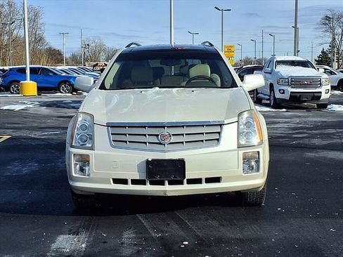 Used 2006 Cadillac SRX w/ Seating Package image 24