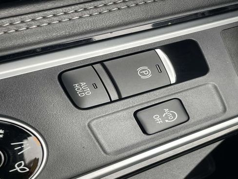 Certified 2023 Nissan Pathfinder Platinum w/ Black Appearance Package image 25