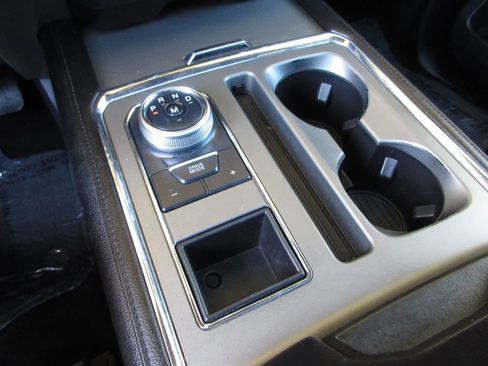 Used 2020 Ford Expedition XLT w/ Equipment Group 202A RWD image 21