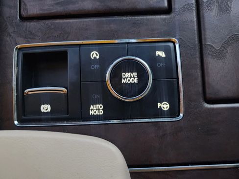 Used 2019 Lincoln Navigator Reserve image 28