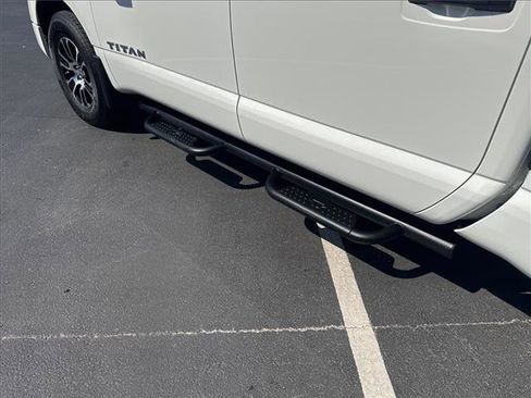 Used 2024 Nissan Titan SV w/ SV Convenience Package image 15