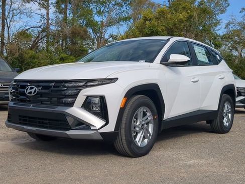 New 2025 Hyundai Tucson SE FWD image 2