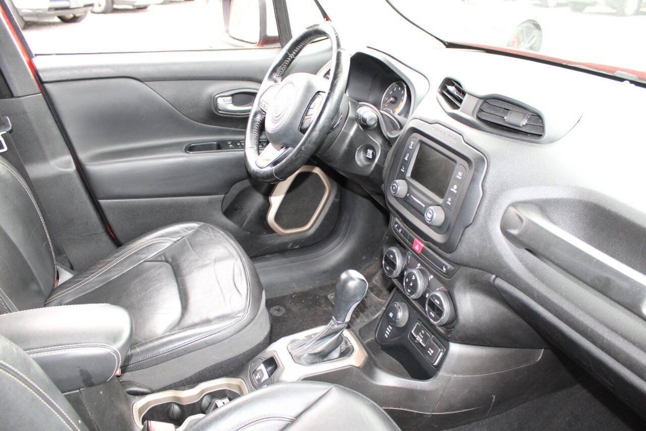 Used 2017 Jeep Renegade Limited AWD/4WD image 12