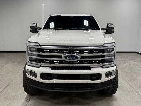 Used 2024 Ford F250 Platinum image 4