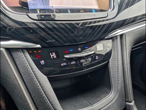 Used 2024 Cadillac XT6 Premium Luxury w/ Technology Package image 15