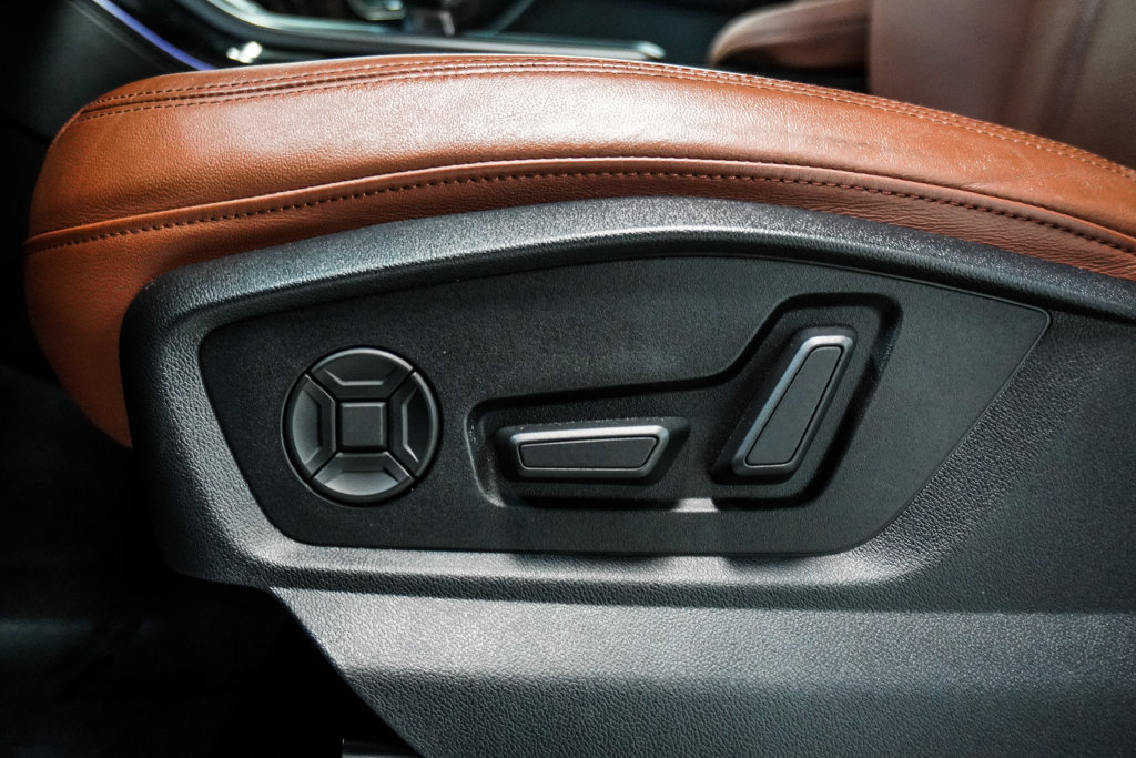 Used 2023 Audi Q8 Premium Plus AWD/4WD image 7