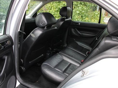 Used 2005 Volkswagen Jetta GLS image 15