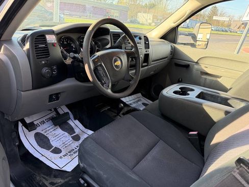 Used 2013 Chevrolet Silverado 3500 W/T w/ Snow Plow Prep Package image 5