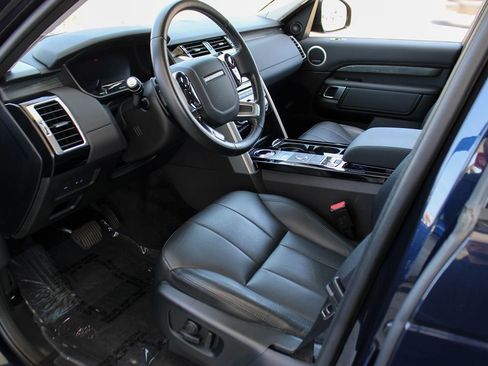 Used 2019 Land Rover Discovery HSE image 12