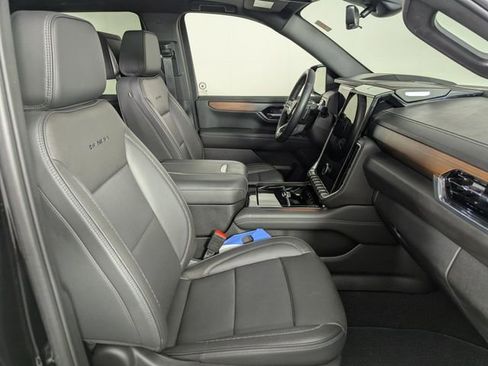 Used 2025 GMC Yukon Denali w/ Denali Reserve Package AWD/4WD image 30