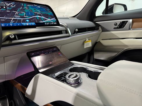 New 2026 Cadillac Vistiq Sport image 31