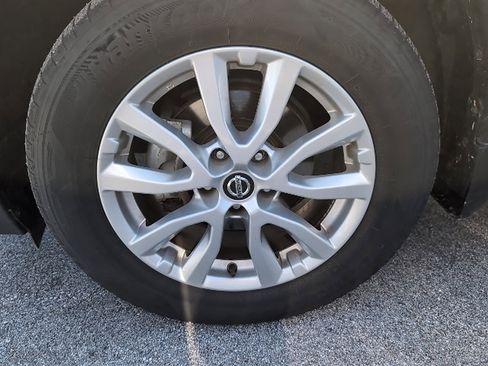 Used 2020 Nissan Rogue S w/ Special Edition Package image 7