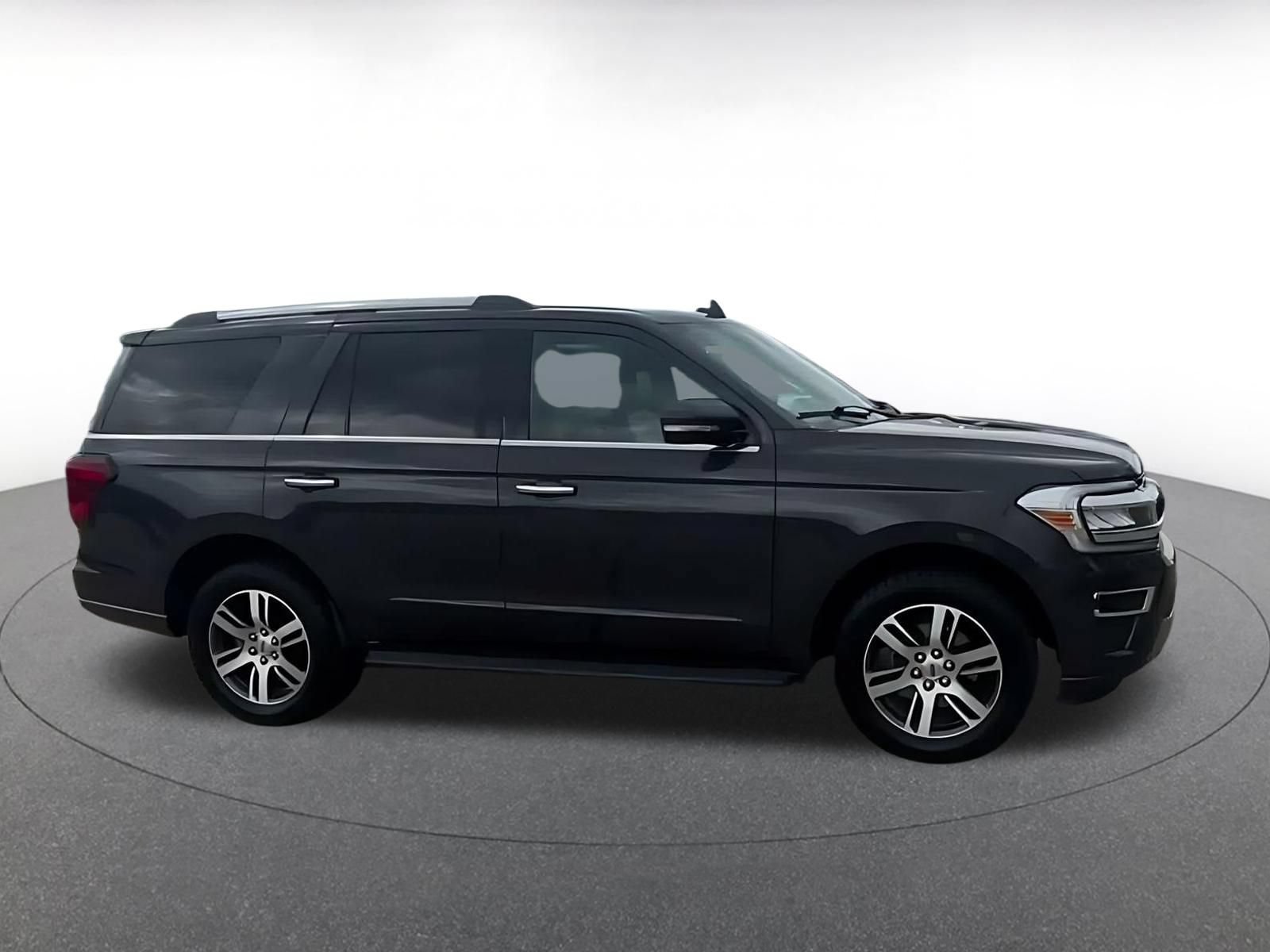 Used 2024 Ford Expedition Limited RWD image 15