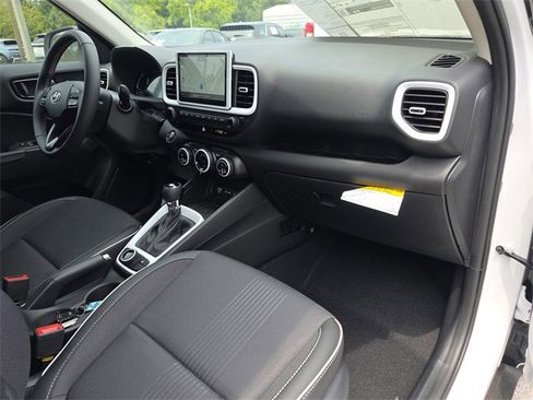 New 2025 Hyundai Venue Limited image 9