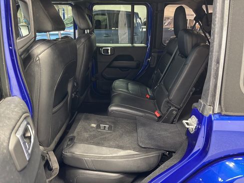 Used 2018 Jeep Wrangler Unlimited Sahara image 29