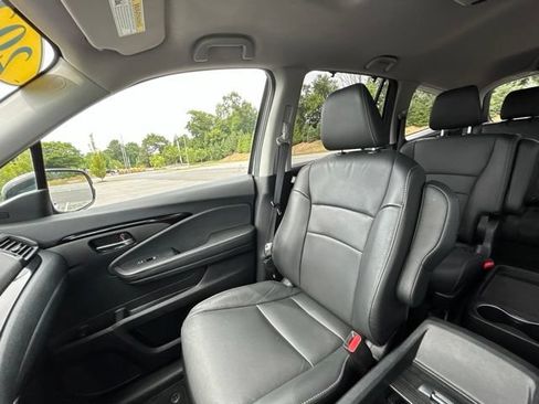 Used 2021 Honda Pilot Touring image 35