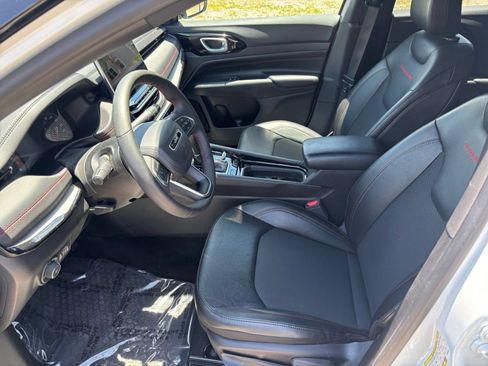 Used 2025 Jeep Compass Trailhawk AWD/4WD image 27